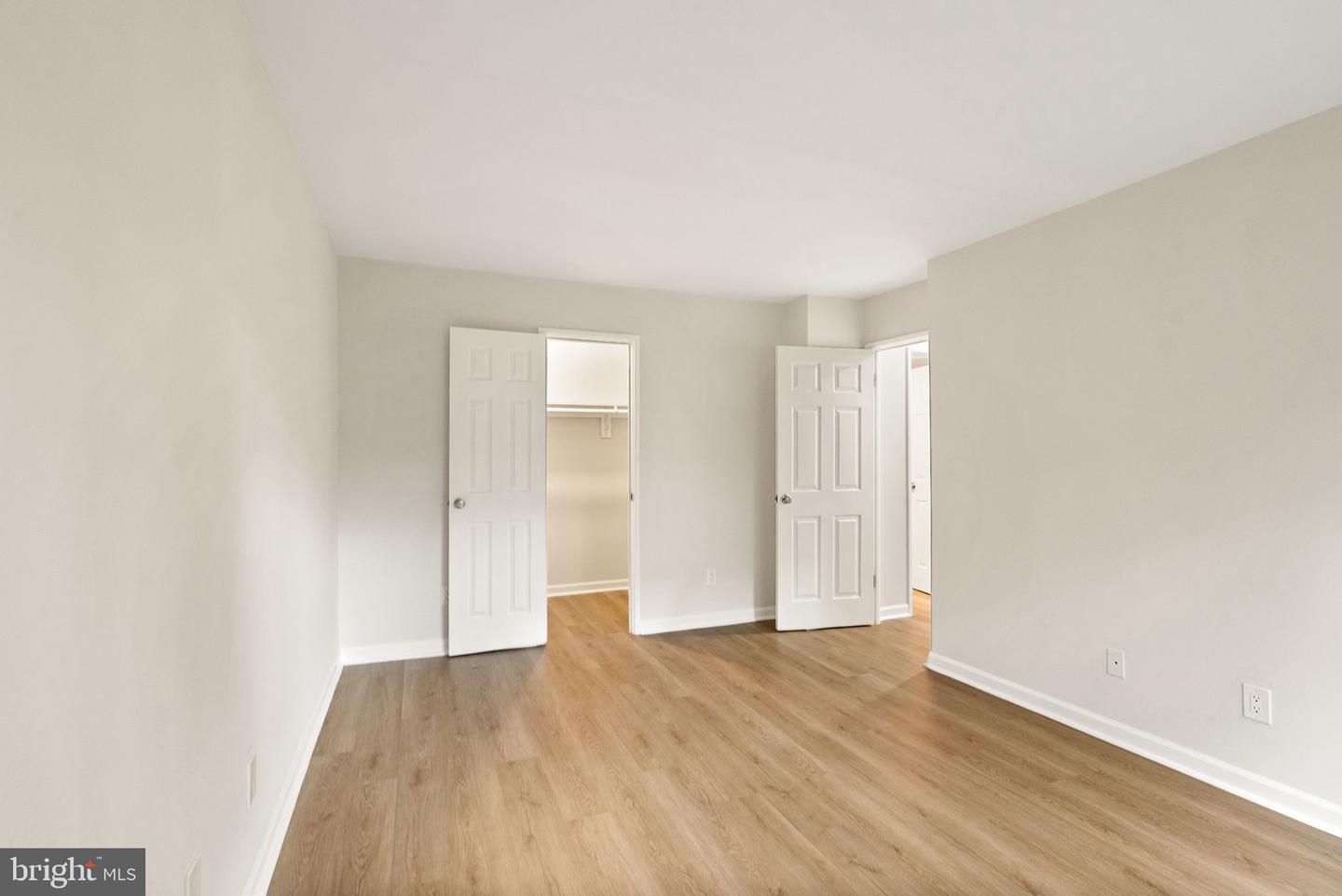 2909 CHARING CROSS RD #12, FALLS CHURCH, Virginia 22042, 2 Bedrooms Bedrooms, ,1 BathroomBathrooms,Residential,For sale,2909 CHARING CROSS RD #12,VAFX2268272 MLS # VAFX2268272