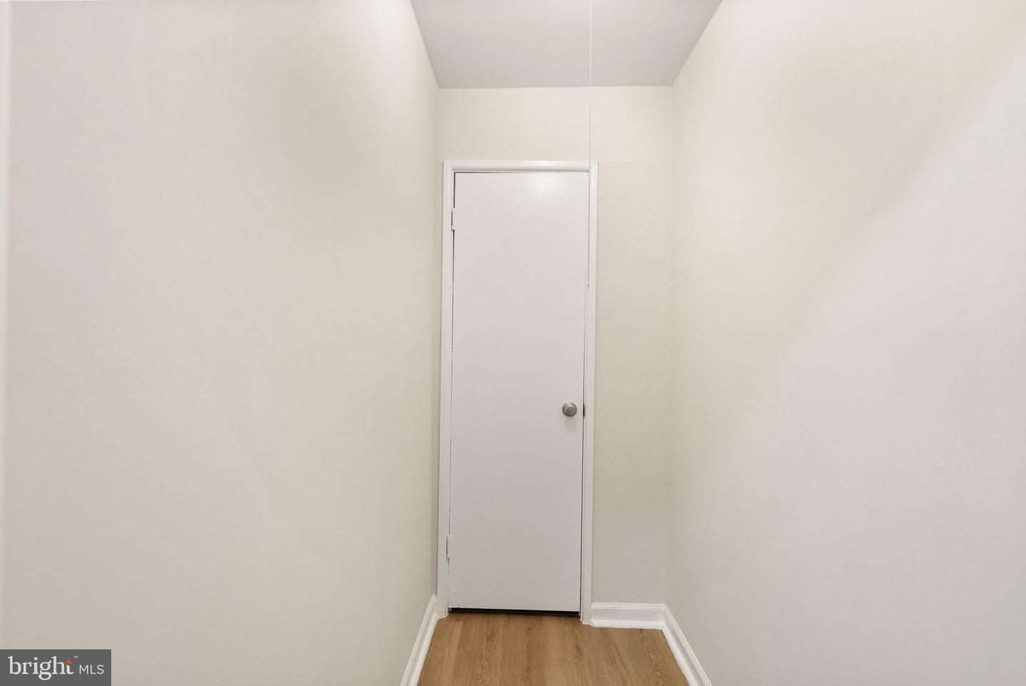 2909 CHARING CROSS RD #12, FALLS CHURCH, Virginia 22042, 2 Bedrooms Bedrooms, ,1 BathroomBathrooms,Residential,For sale,2909 CHARING CROSS RD #12,VAFX2268272 MLS # VAFX2268272