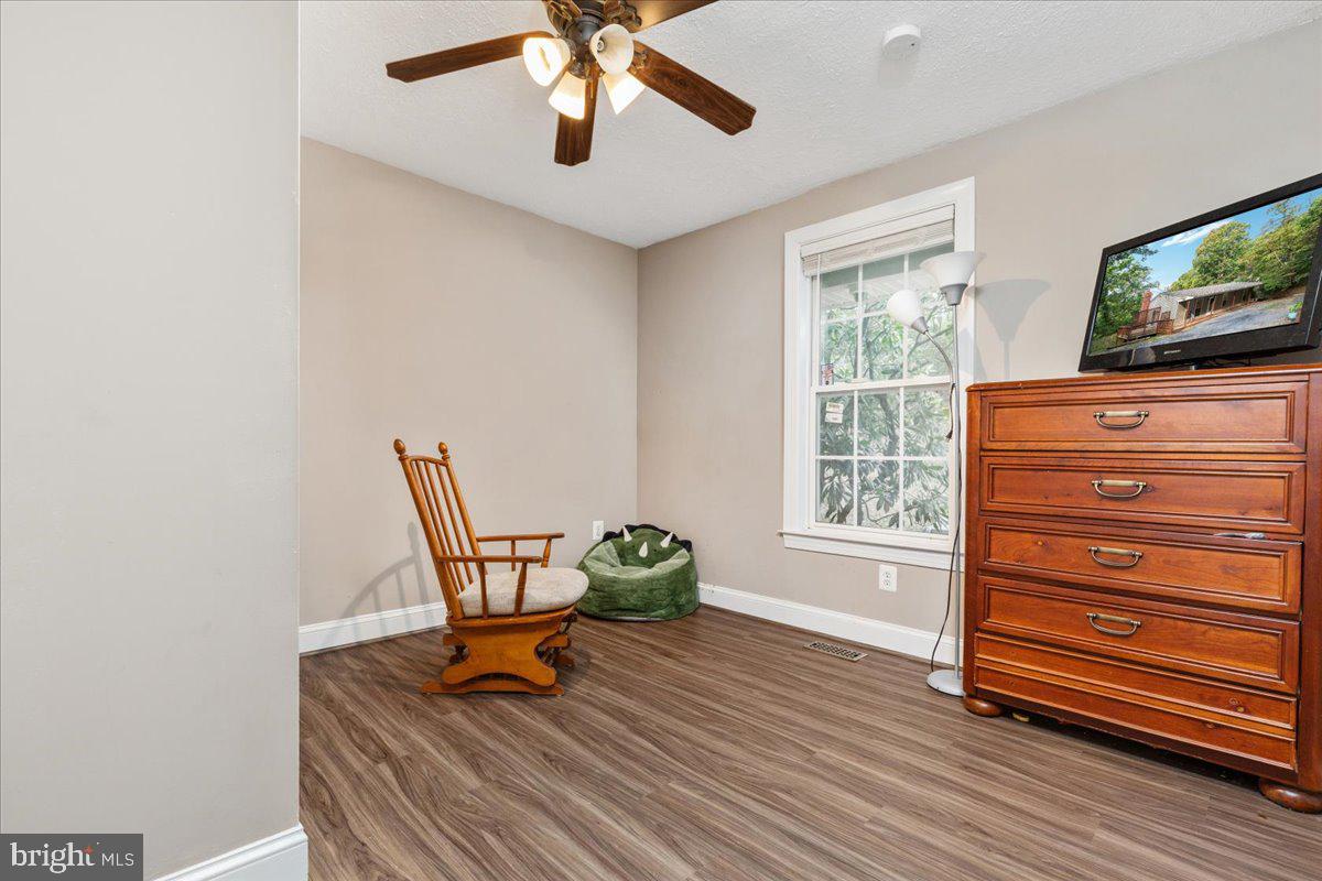 265 LUCKE WAY, LINDEN, Virginia 22642, 3 Bedrooms Bedrooms, 6 Rooms Rooms,3 BathroomsBathrooms,Residential,For sale,265 LUCKE WAY,VAWR2012342 MLS # VAWR2012342