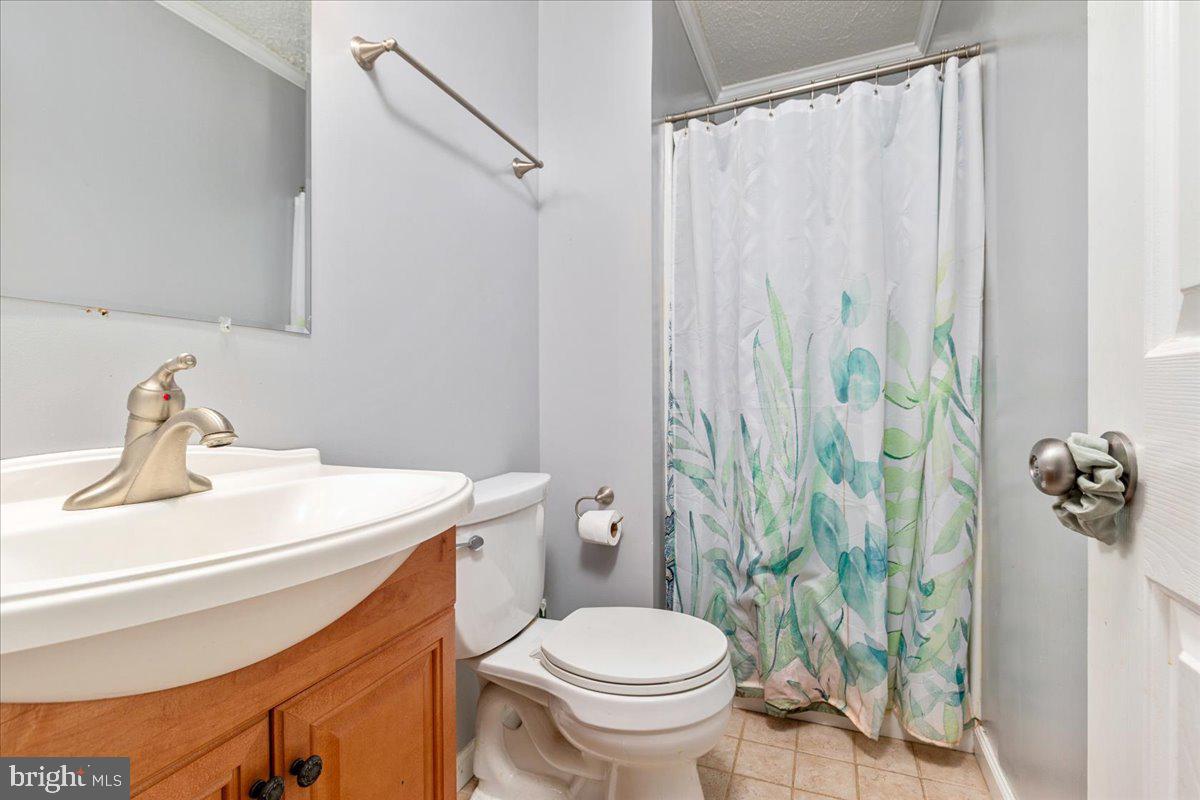 265 LUCKE WAY, LINDEN, Virginia 22642, 3 Bedrooms Bedrooms, 6 Rooms Rooms,3 BathroomsBathrooms,Residential,For sale,265 LUCKE WAY,VAWR2012342 MLS # VAWR2012342