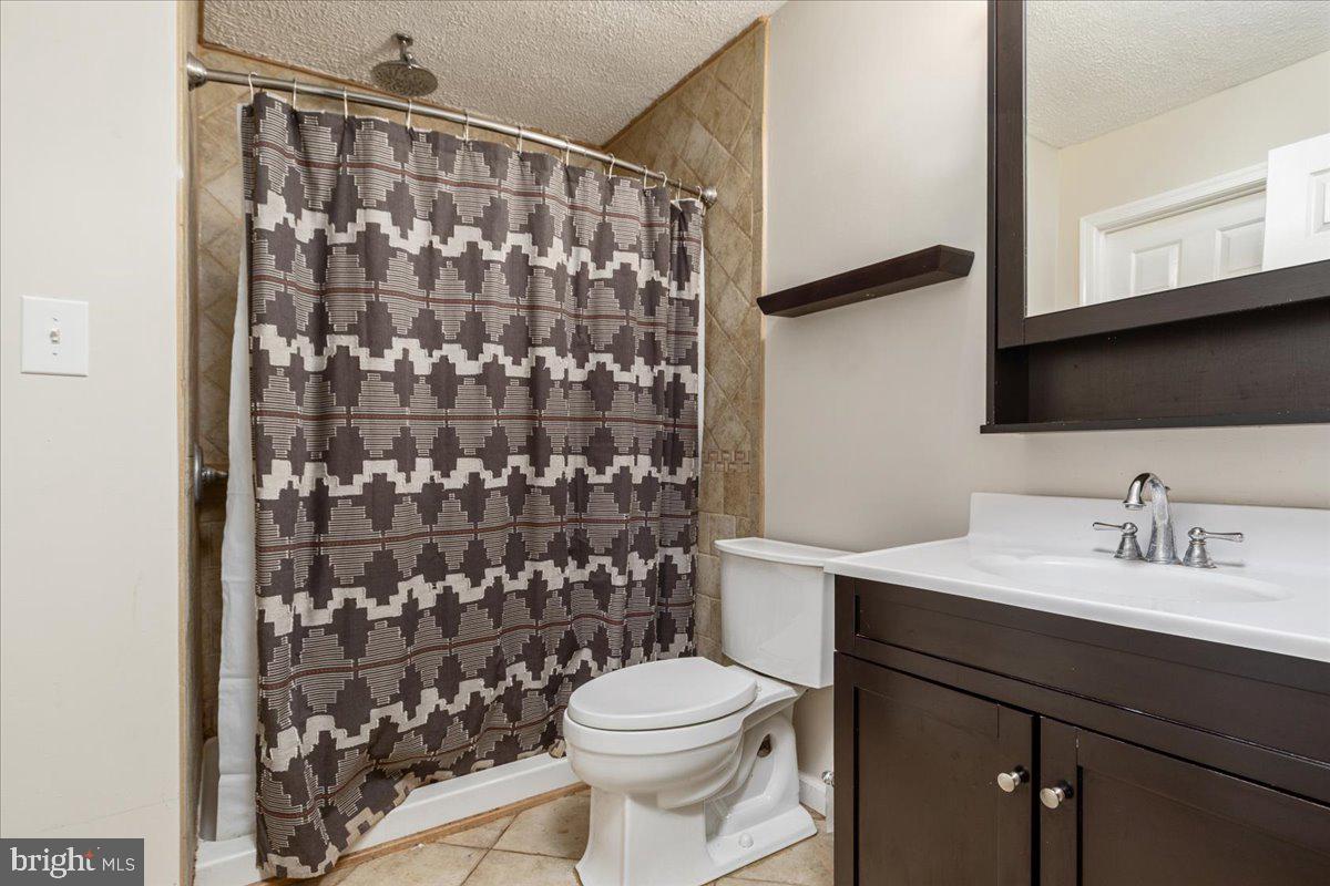 265 LUCKE WAY, LINDEN, Virginia 22642, 3 Bedrooms Bedrooms, 6 Rooms Rooms,3 BathroomsBathrooms,Residential,For sale,265 LUCKE WAY,VAWR2012342 MLS # VAWR2012342