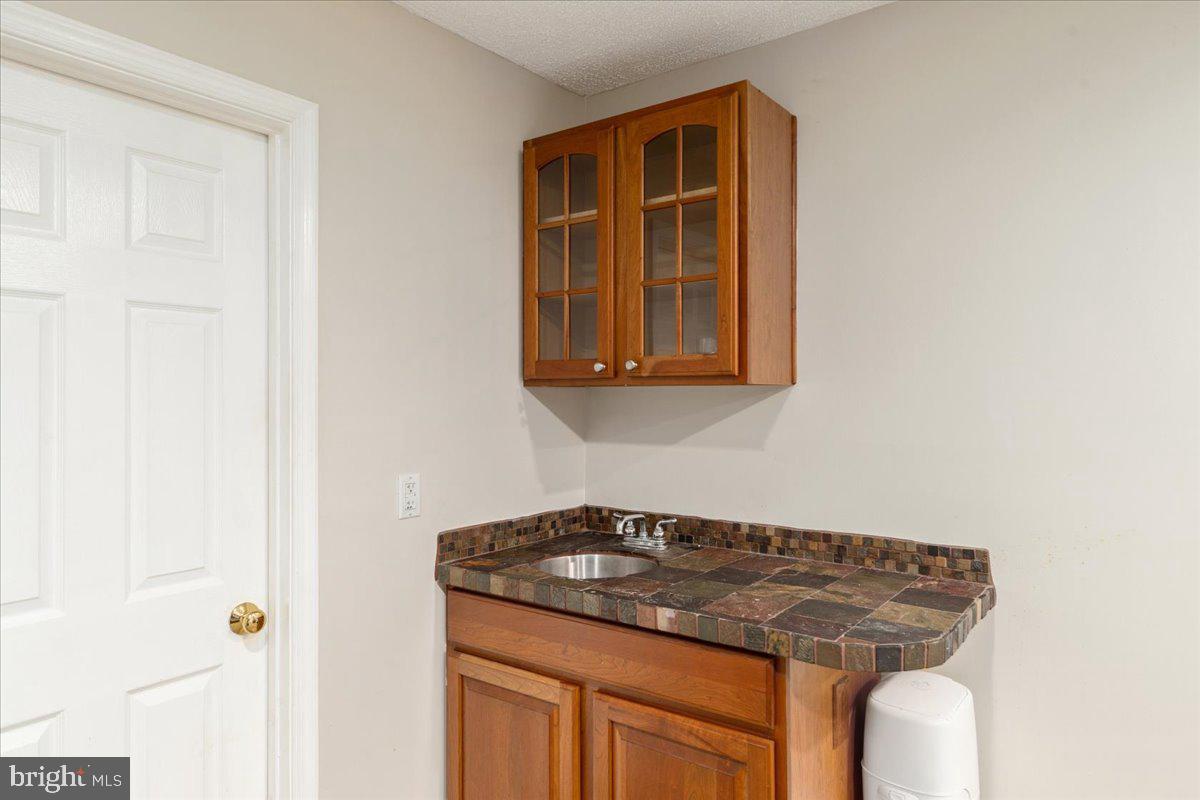 265 LUCKE WAY, LINDEN, Virginia 22642, 3 Bedrooms Bedrooms, 6 Rooms Rooms,3 BathroomsBathrooms,Residential,For sale,265 LUCKE WAY,VAWR2012342 MLS # VAWR2012342