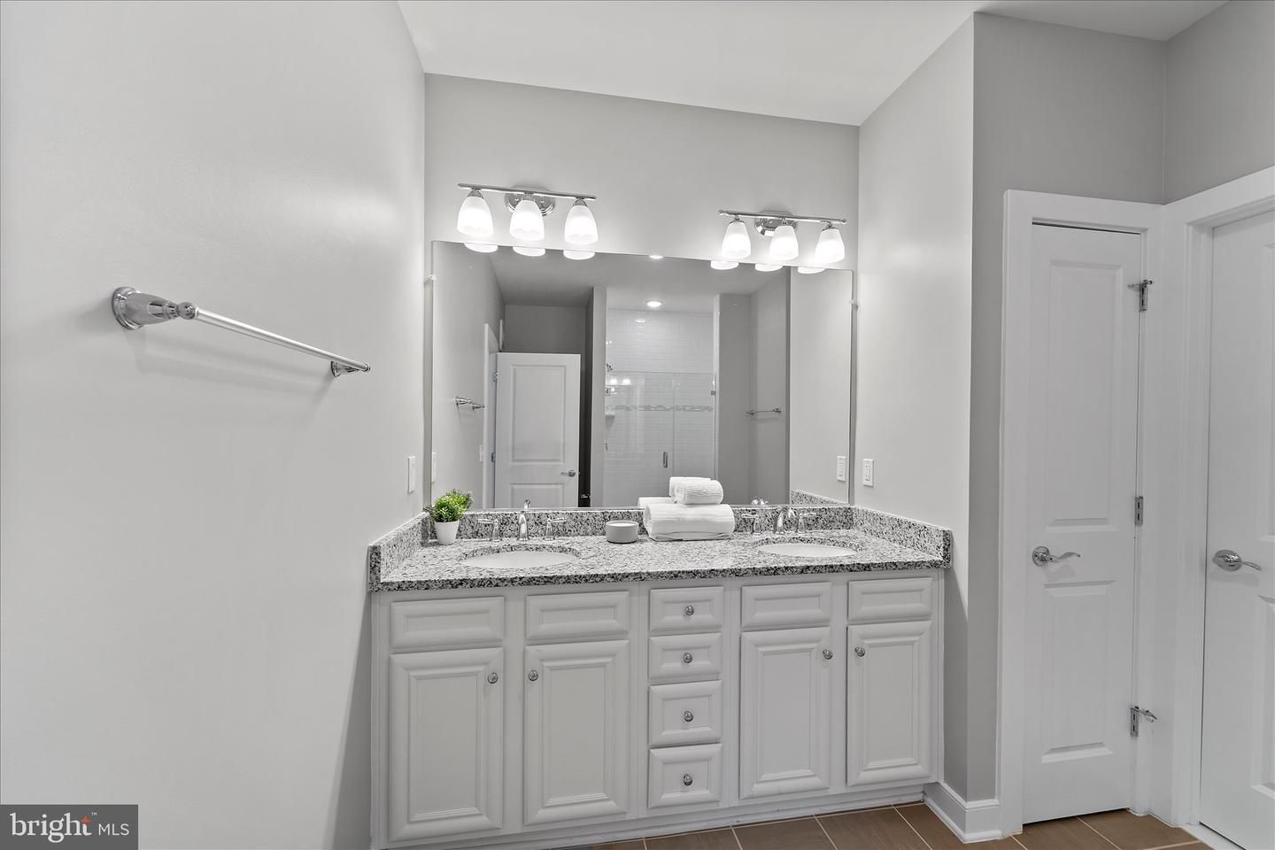 13387 LAUNDERS ST #76, HERNDON, Virginia 20171, 3 Bedrooms Bedrooms, ,2 BathroomsBathrooms,Residential,For sale,13387 LAUNDERS ST #76,VAFX2268302 MLS # VAFX2268302