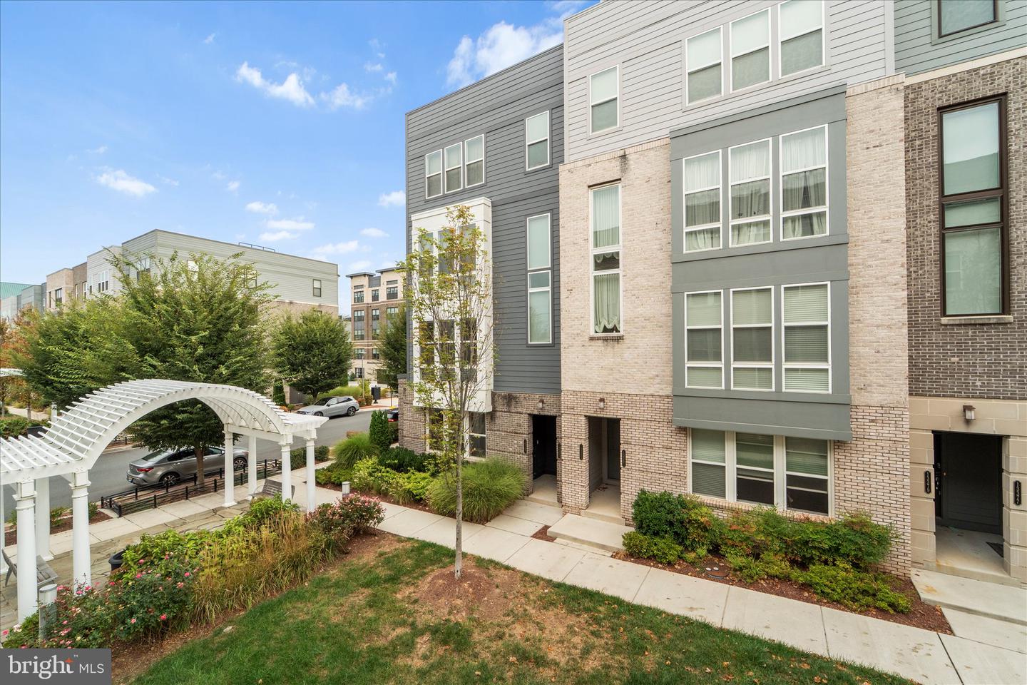 13387 LAUNDERS ST #76, HERNDON, Virginia 20171, 3 Bedrooms Bedrooms, ,2 BathroomsBathrooms,Residential,For sale,13387 LAUNDERS ST #76,VAFX2268302 MLS # VAFX2268302