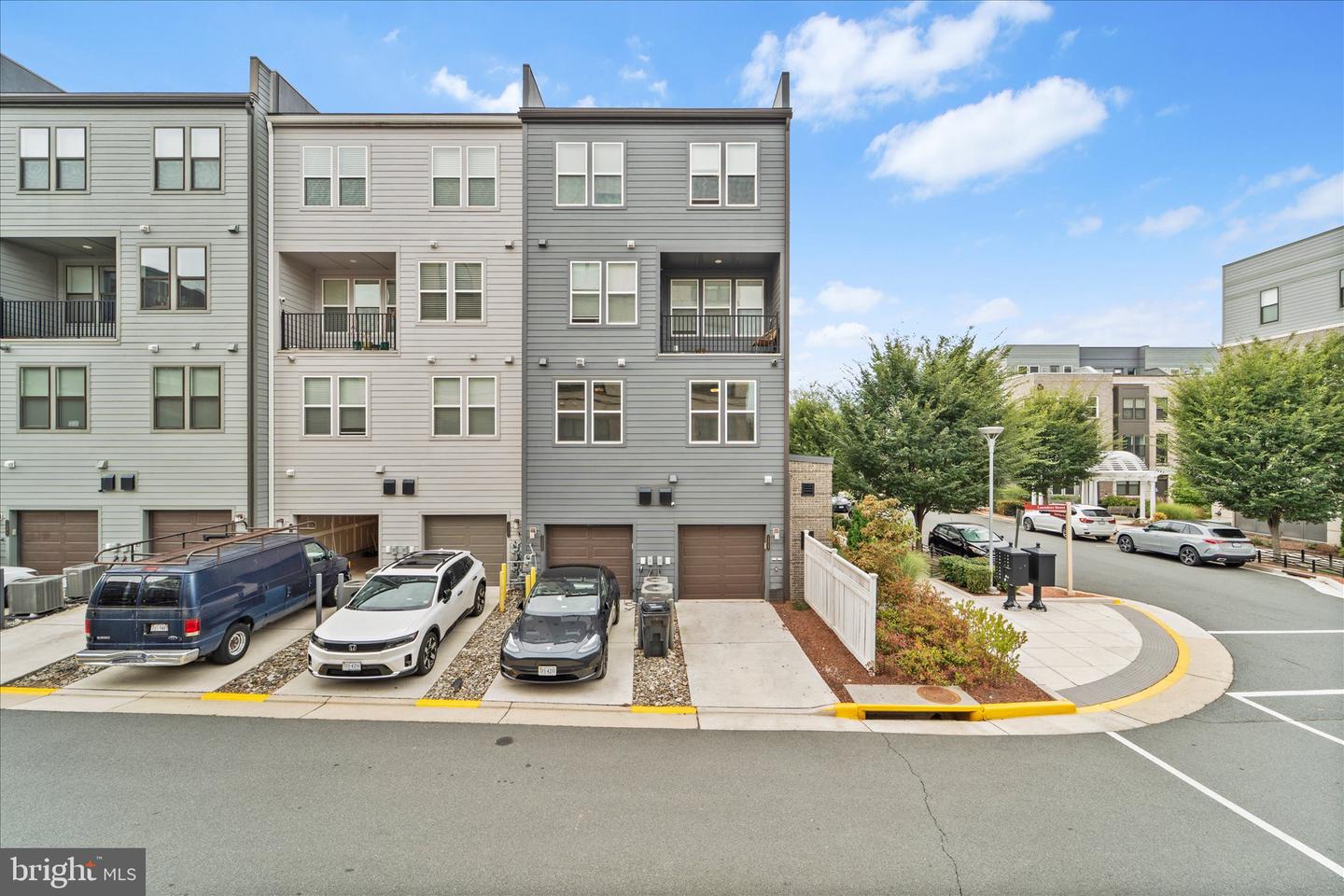 13387 LAUNDERS ST #76, HERNDON, Virginia 20171, 3 Bedrooms Bedrooms, ,2 BathroomsBathrooms,Residential,For sale,13387 LAUNDERS ST #76,VAFX2268302 MLS # VAFX2268302