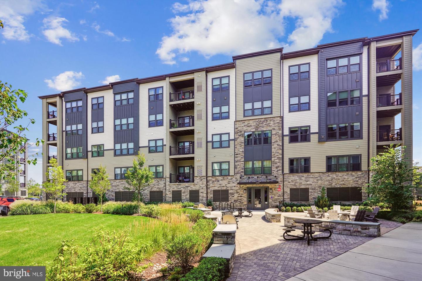 12865 MOSAIC PARK WAY #3Y, HERNDON, Virginia 20171, 2 Bedrooms Bedrooms, ,2 BathroomsBathrooms,Residential,For sale,12865 MOSAIC PARK WAY #3Y,VAFX2268312 MLS # VAFX2268312