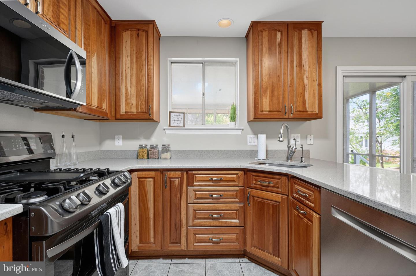 6902 ONTARIO ST, SPRINGFIELD, Virginia 22152, 4 Bedrooms Bedrooms, ,2 BathroomsBathrooms,Residential,For sale,6902 ONTARIO ST,VAFX2268326 MLS # VAFX2268326
