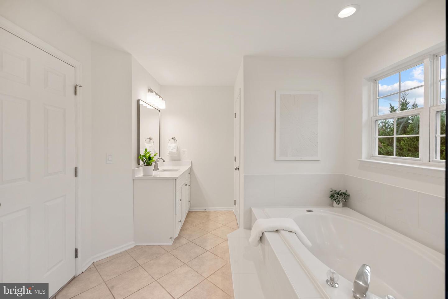 13196 SCOTTISH HUNT LN, BRISTOW, Virginia 20136, 5 Bedrooms Bedrooms, ,3 BathroomsBathrooms,Residential,For sale,13196 SCOTTISH HUNT LN,VAPW2104422 MLS # VAPW2104422