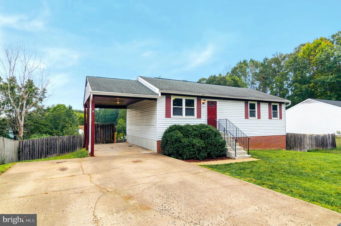 104 STEVENS DR, STAFFORD, Virginia 22556, 3 Bedrooms Bedrooms, 5 Rooms Rooms,2 BathroomsBathrooms,Residential,For sale,104 STEVENS DR,VAST2042800 MLS # VAST2042800