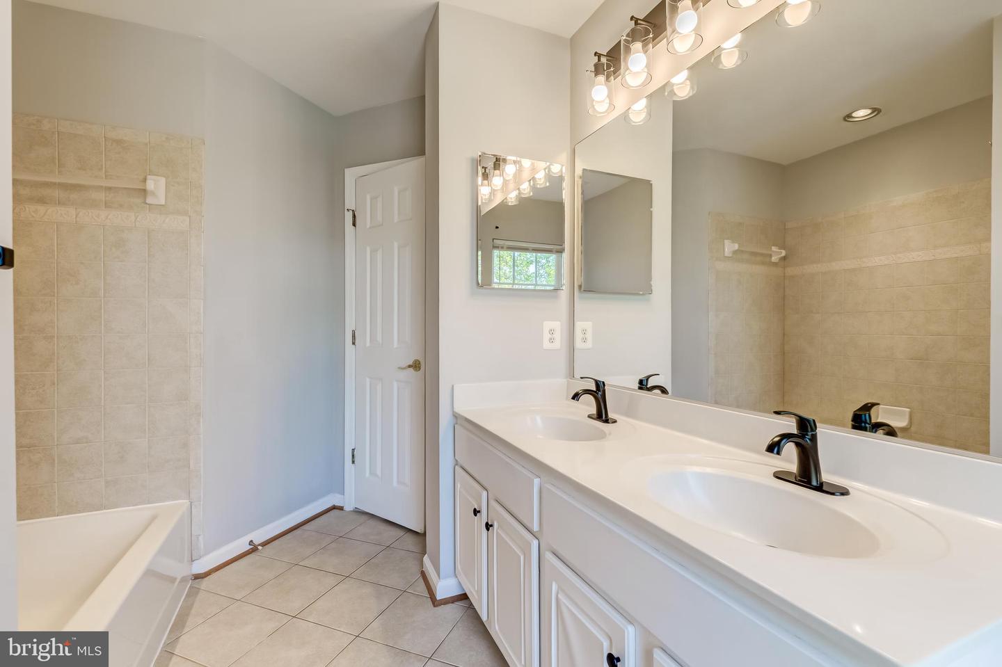 19111 CHARTIER DR, LEESBURG, Virginia 20176, 5 Bedrooms Bedrooms, ,3 BathroomsBathrooms,Residential,For sale,19111 CHARTIER DR,VALO2107260 MLS # VALO2107260