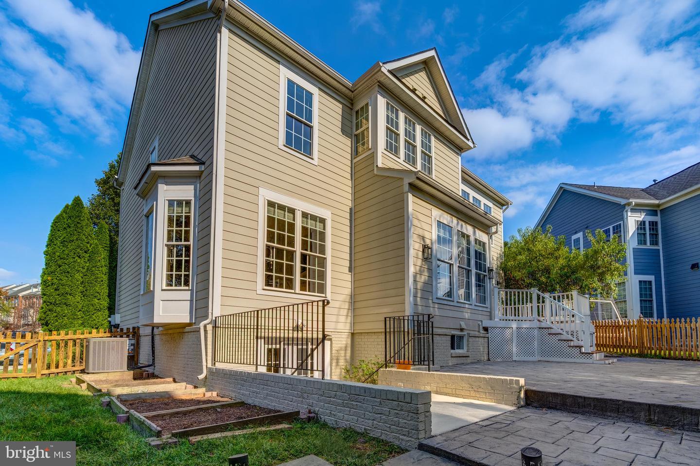 19111 CHARTIER DR, LEESBURG, Virginia 20176, 5 Bedrooms Bedrooms, ,3 BathroomsBathrooms,Residential,For sale,19111 CHARTIER DR,VALO2107260 MLS # VALO2107260