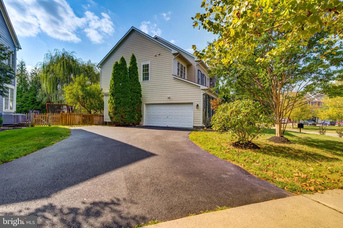 19111 CHARTIER DR, LEESBURG, Virginia 20176, 5 Bedrooms Bedrooms, ,3 BathroomsBathrooms,Residential,For sale,19111 CHARTIER DR,VALO2107260 MLS # VALO2107260
