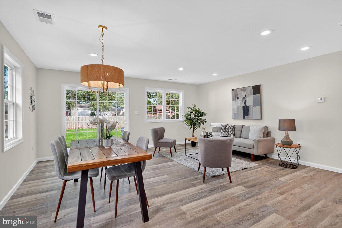 7911 MARTHA WASHINGTON ST, ALEXANDRIA, Virginia 22309, 3 Bedrooms Bedrooms, 7 Rooms Rooms,2 BathroomsBathrooms,Residential,For sale,7911 MARTHA WASHINGTON ST,VAFX2268500 MLS # VAFX2268500