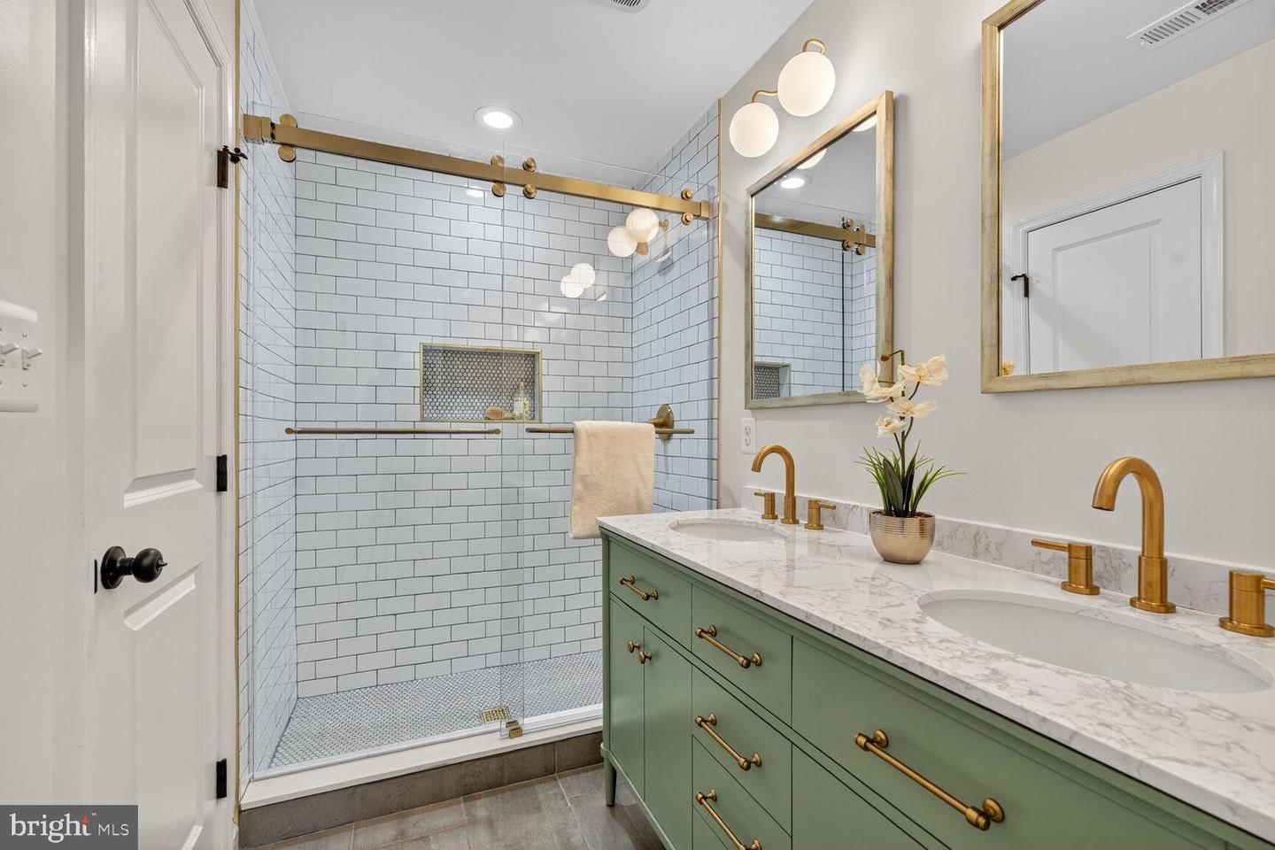 7911 MARTHA WASHINGTON ST, ALEXANDRIA, Virginia 22309, 3 Bedrooms Bedrooms, 7 Rooms Rooms,2 BathroomsBathrooms,Residential,For sale,7911 MARTHA WASHINGTON ST,VAFX2268500 MLS # VAFX2268500