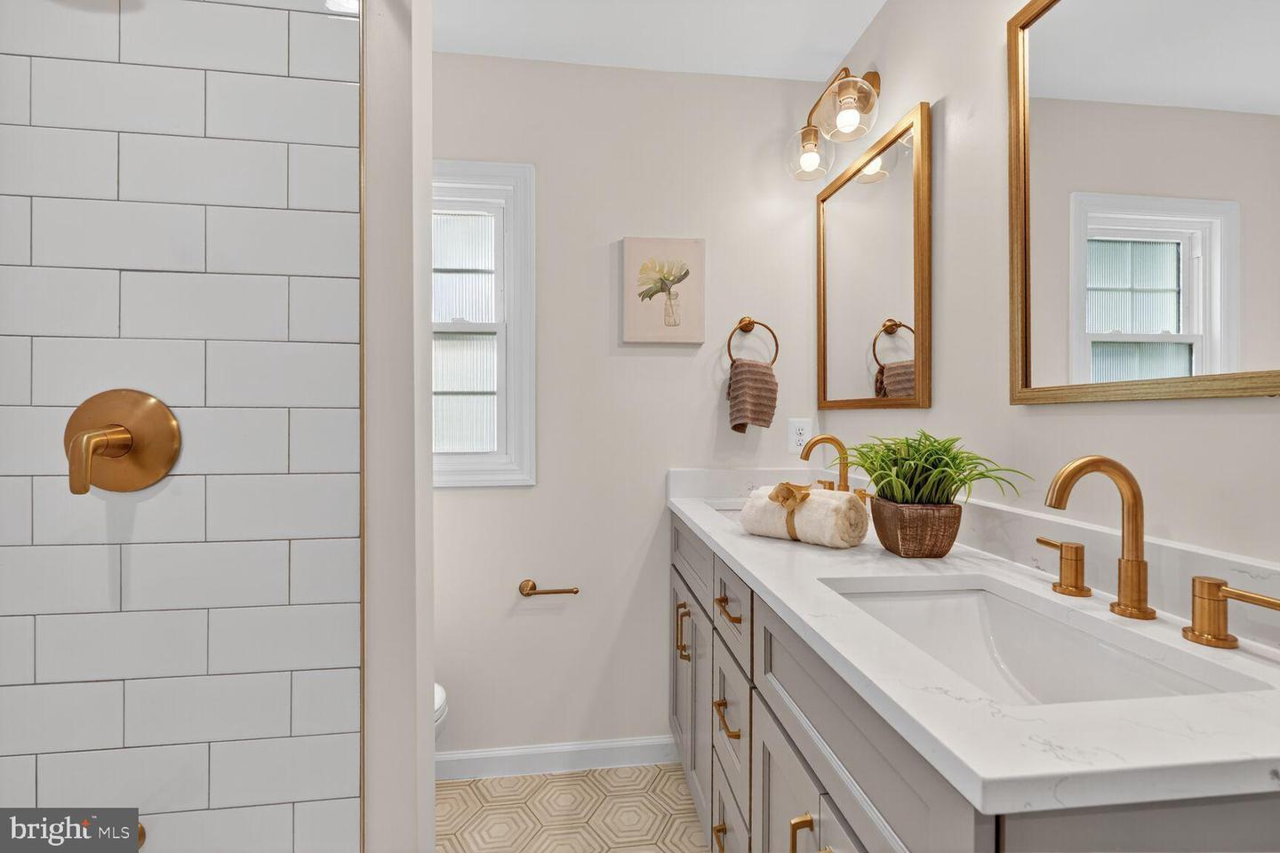 7911 MARTHA WASHINGTON ST, ALEXANDRIA, Virginia 22309, 3 Bedrooms Bedrooms, 7 Rooms Rooms,2 BathroomsBathrooms,Residential,For sale,7911 MARTHA WASHINGTON ST,VAFX2268500 MLS # VAFX2268500