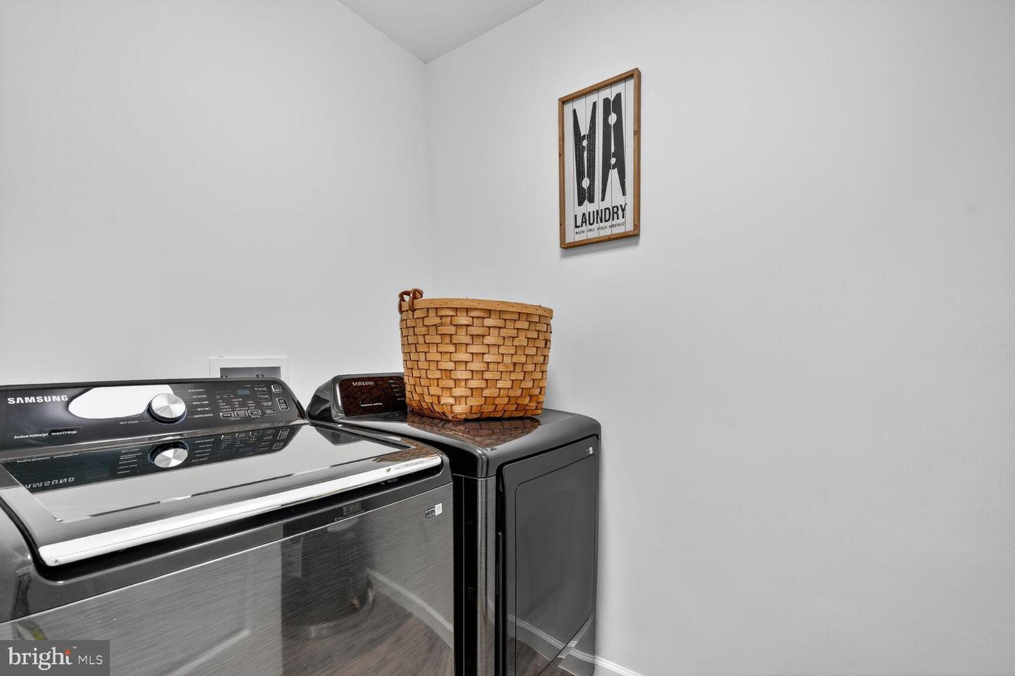 7911 MARTHA WASHINGTON ST, ALEXANDRIA, Virginia 22309, 3 Bedrooms Bedrooms, 7 Rooms Rooms,2 BathroomsBathrooms,Residential,For sale,7911 MARTHA WASHINGTON ST,VAFX2268500 MLS # VAFX2268500