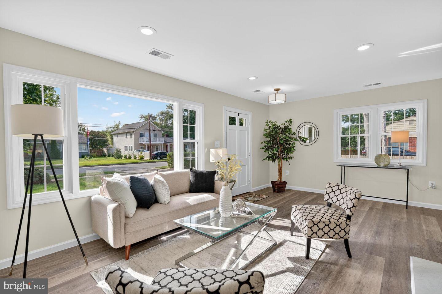 7911 MARTHA WASHINGTON ST, ALEXANDRIA, Virginia 22309, 3 Bedrooms Bedrooms, 7 Rooms Rooms,2 BathroomsBathrooms,Residential,For sale,7911 MARTHA WASHINGTON ST,VAFX2268500 MLS # VAFX2268500