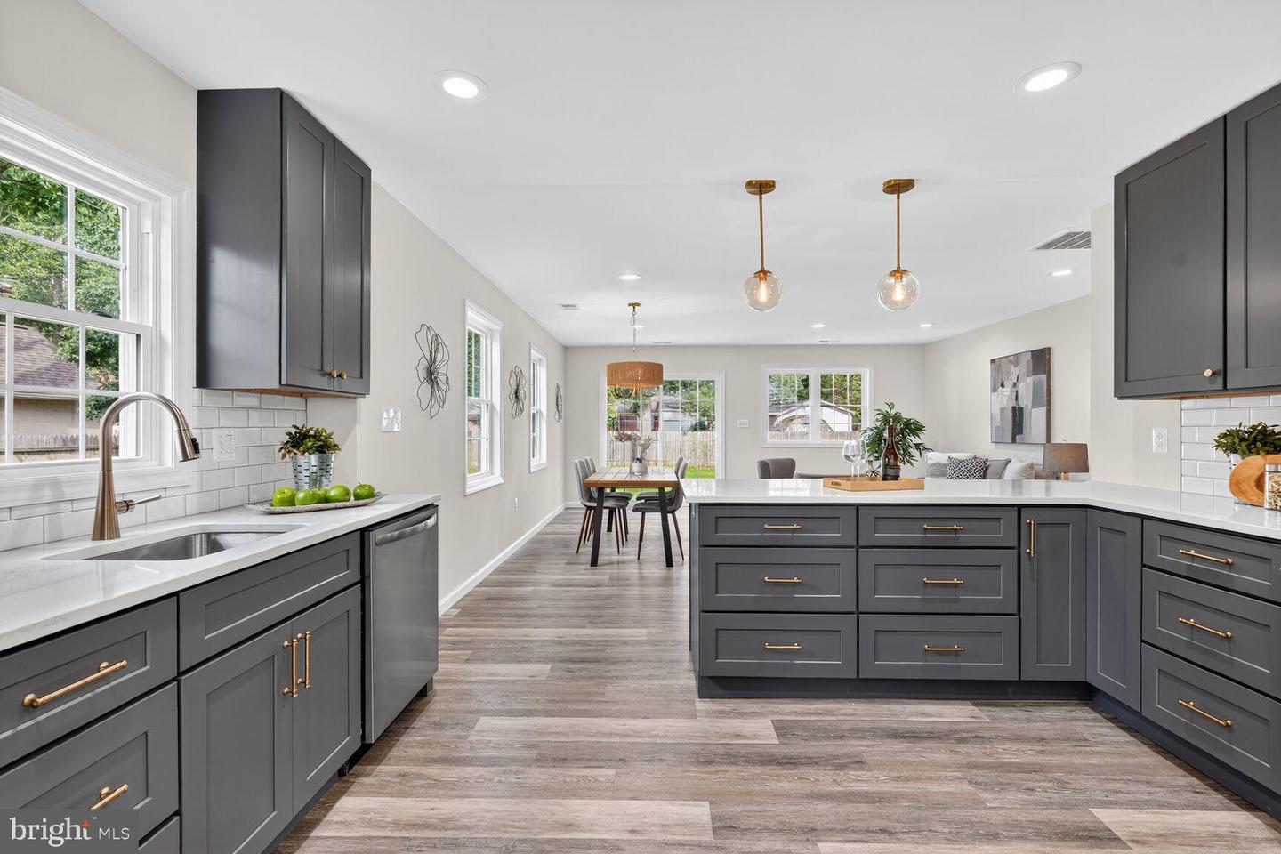 7911 MARTHA WASHINGTON ST, ALEXANDRIA, Virginia 22309, 3 Bedrooms Bedrooms, 7 Rooms Rooms,2 BathroomsBathrooms,Residential,For sale,7911 MARTHA WASHINGTON ST,VAFX2268500 MLS # VAFX2268500