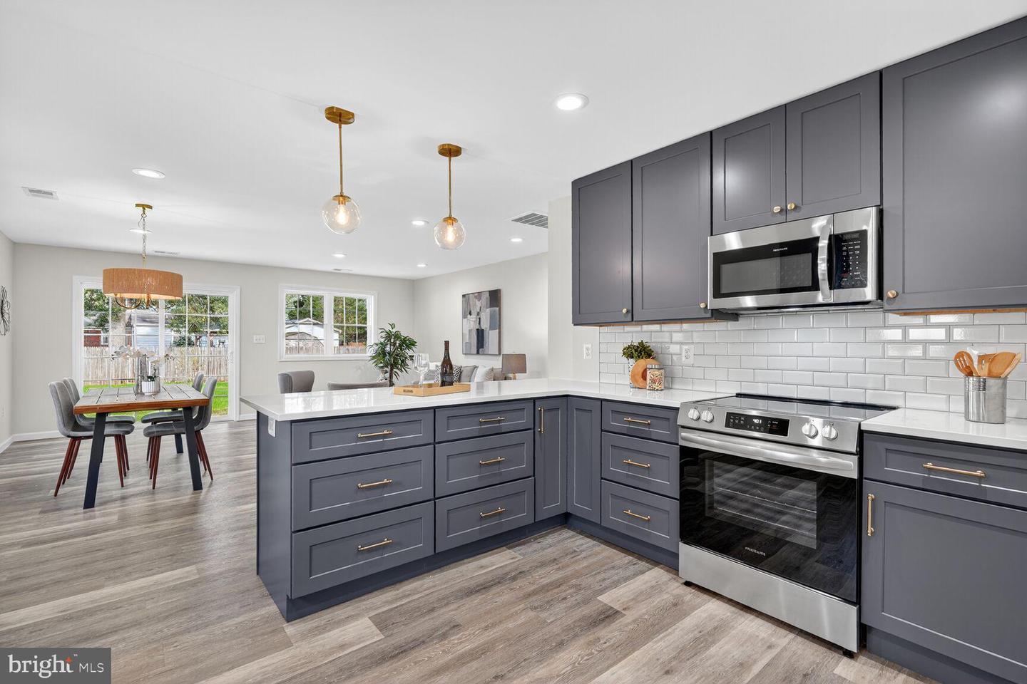 7911 MARTHA WASHINGTON ST, ALEXANDRIA, Virginia 22309, 3 Bedrooms Bedrooms, 7 Rooms Rooms,2 BathroomsBathrooms,Residential,For sale,7911 MARTHA WASHINGTON ST,VAFX2268500 MLS # VAFX2268500