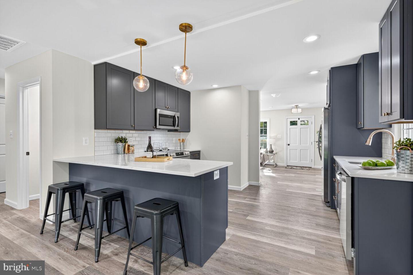 7911 MARTHA WASHINGTON ST, ALEXANDRIA, Virginia 22309, 3 Bedrooms Bedrooms, 7 Rooms Rooms,2 BathroomsBathrooms,Residential,For sale,7911 MARTHA WASHINGTON ST,VAFX2268500 MLS # VAFX2268500