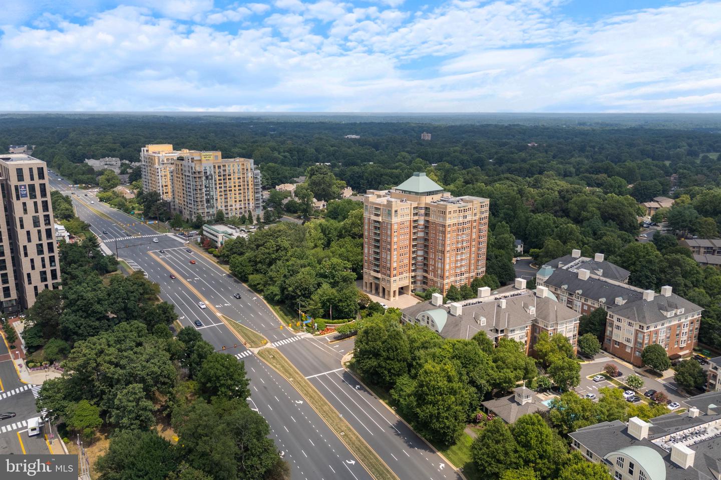 11776 STRATFORD HOUSE PL #507, RESTON, Virginia 20190, 2 Bedrooms Bedrooms, ,2 BathroomsBathrooms,Residential,For sale,11776 STRATFORD HOUSE PL #507,VAFX2268504 MLS # VAFX2268504
