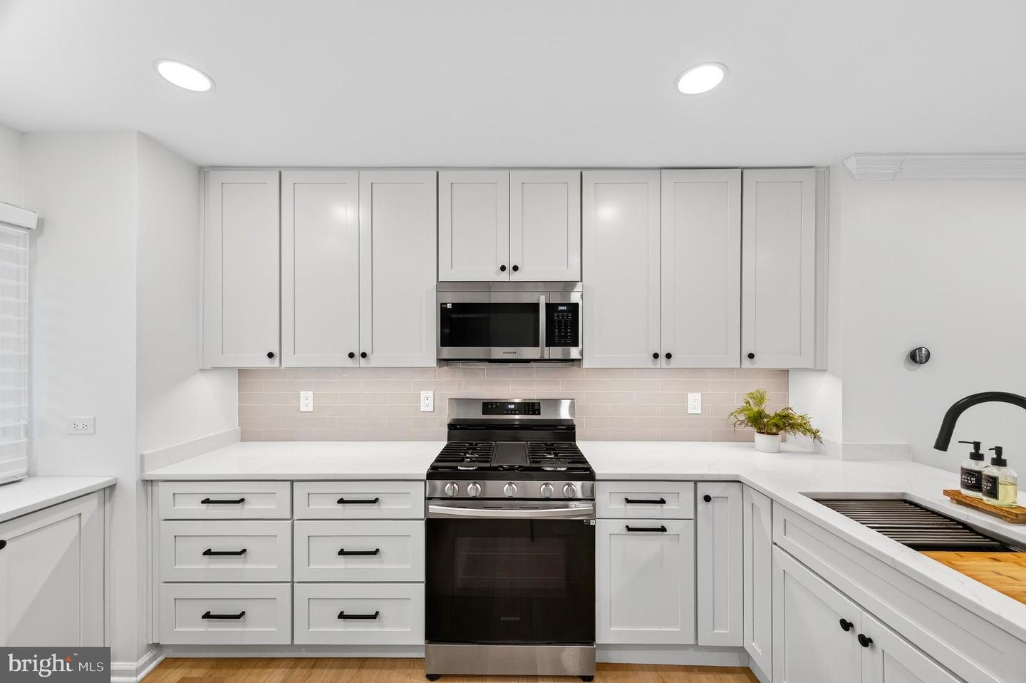 5191 GLEN MEADOW DR, CENTREVILLE, Virginia 20120, 4 Bedrooms Bedrooms, ,2 BathroomsBathrooms,Residential,For sale,5191 GLEN MEADOW DR,VAFX2268536 MLS # VAFX2268536