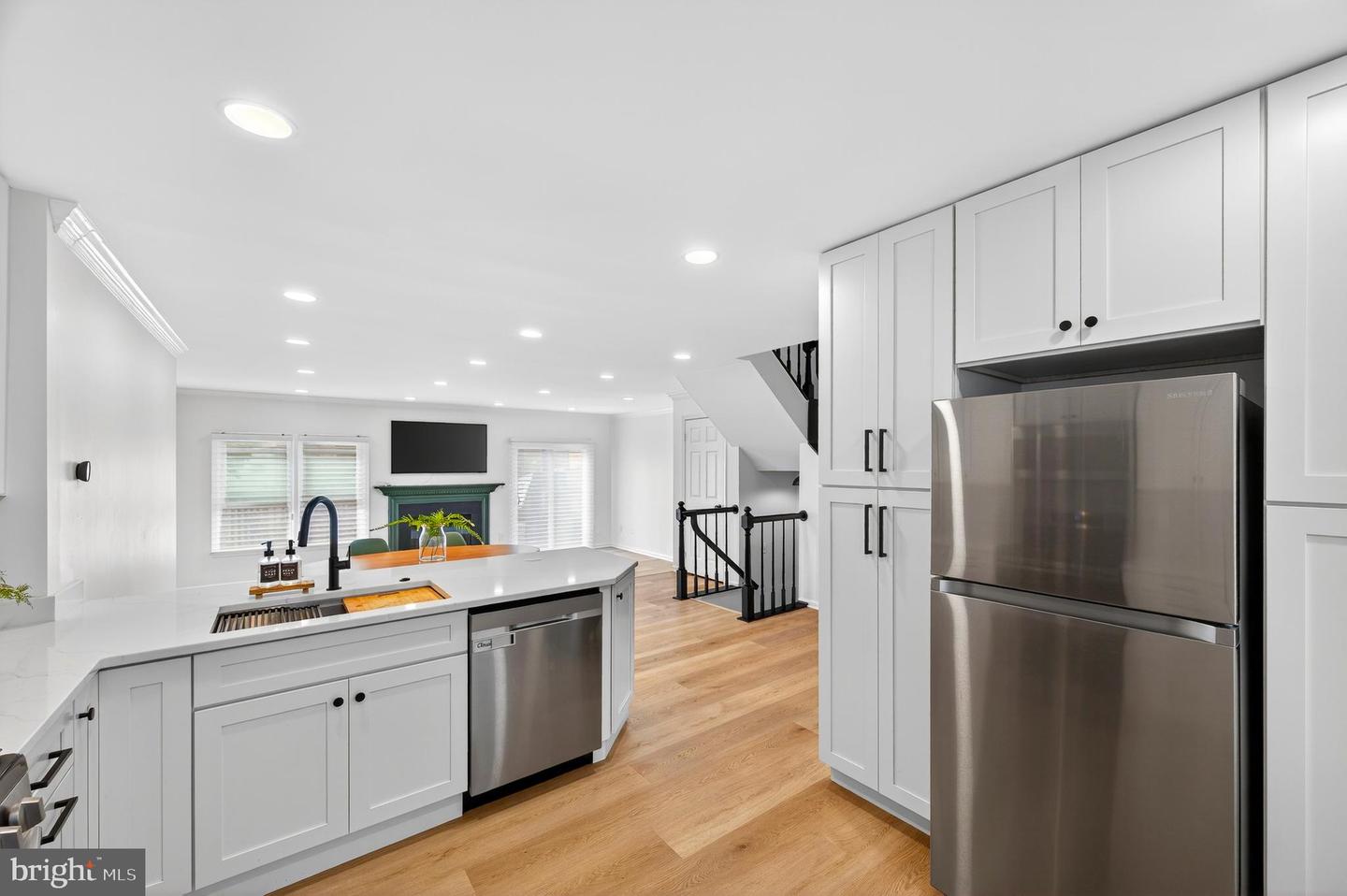5191 GLEN MEADOW DR, CENTREVILLE, Virginia 20120, 4 Bedrooms Bedrooms, ,2 BathroomsBathrooms,Residential,For sale,5191 GLEN MEADOW DR,VAFX2268536 MLS # VAFX2268536