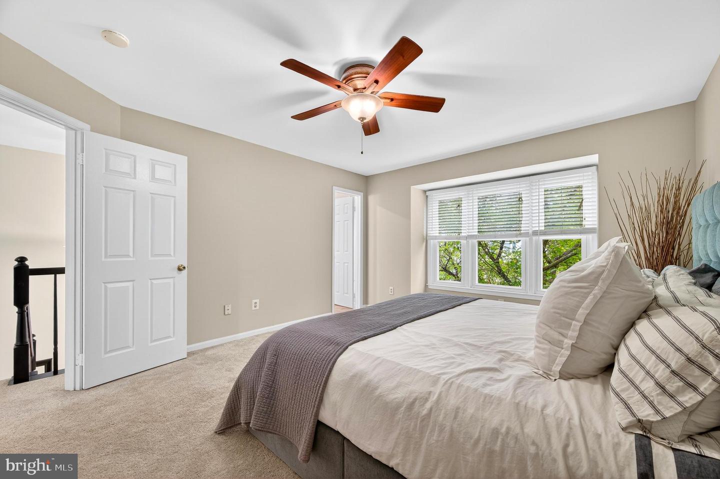 5191 GLEN MEADOW DR, CENTREVILLE, Virginia 20120, 4 Bedrooms Bedrooms, ,2 BathroomsBathrooms,Residential,For sale,5191 GLEN MEADOW DR,VAFX2268536 MLS # VAFX2268536