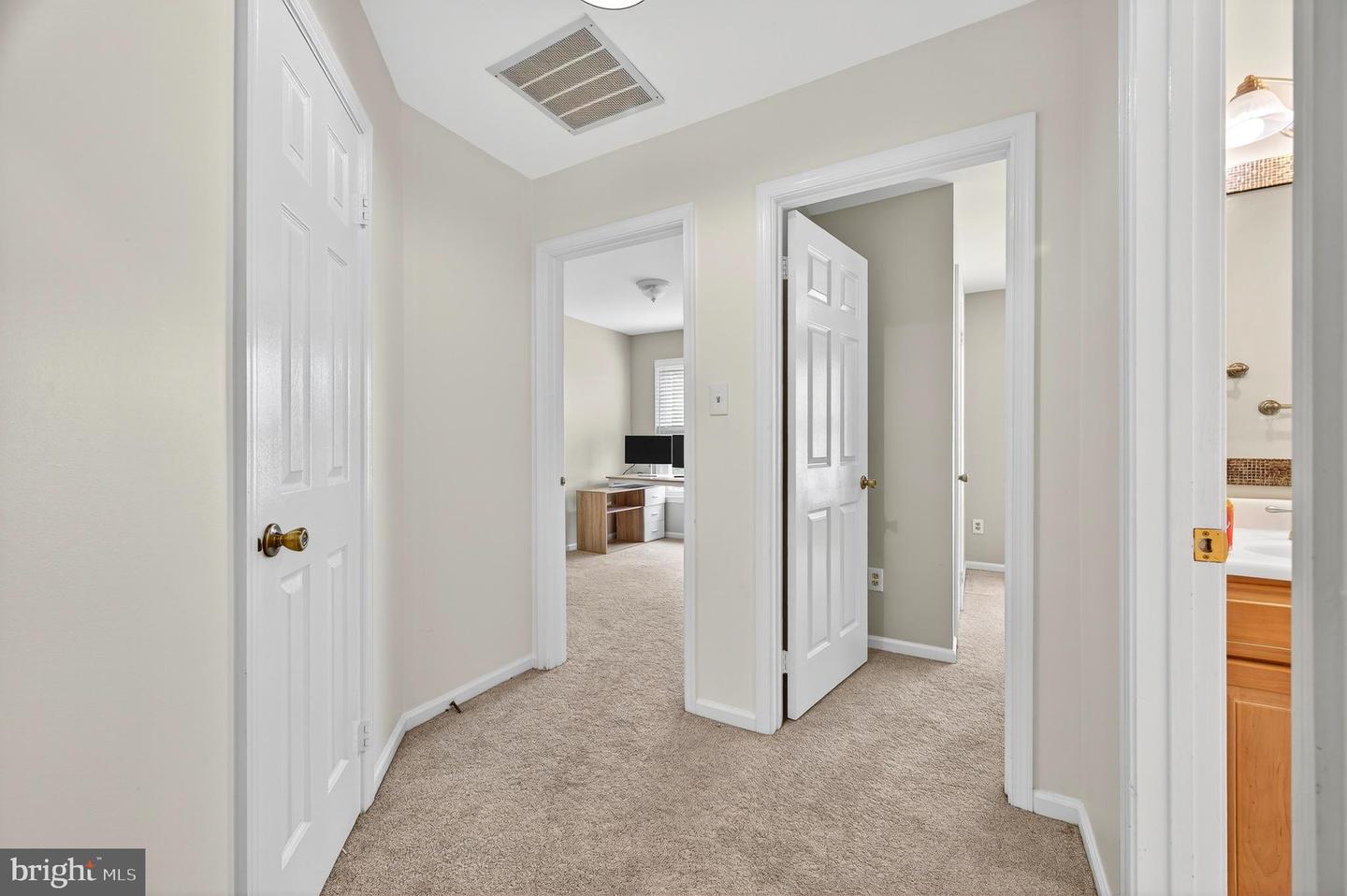 5191 GLEN MEADOW DR, CENTREVILLE, Virginia 20120, 4 Bedrooms Bedrooms, ,2 BathroomsBathrooms,Residential,For sale,5191 GLEN MEADOW DR,VAFX2268536 MLS # VAFX2268536