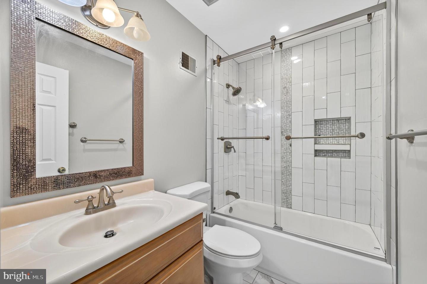 5191 GLEN MEADOW DR, CENTREVILLE, Virginia 20120, 4 Bedrooms Bedrooms, ,2 BathroomsBathrooms,Residential,For sale,5191 GLEN MEADOW DR,VAFX2268536 MLS # VAFX2268536