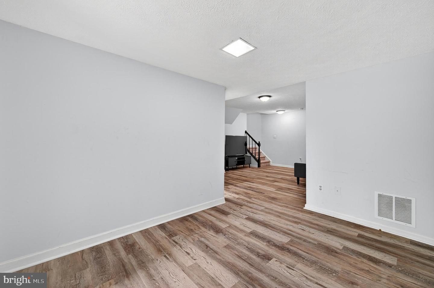 5191 GLEN MEADOW DR, CENTREVILLE, Virginia 20120, 4 Bedrooms Bedrooms, ,2 BathroomsBathrooms,Residential,For sale,5191 GLEN MEADOW DR,VAFX2268536 MLS # VAFX2268536