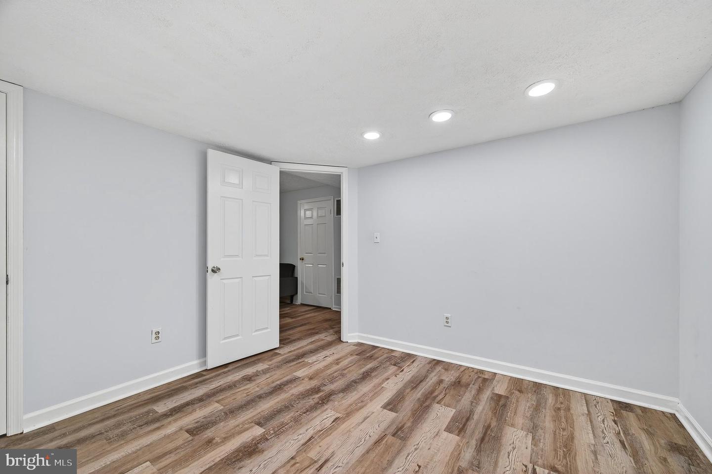 5191 GLEN MEADOW DR, CENTREVILLE, Virginia 20120, 4 Bedrooms Bedrooms, ,2 BathroomsBathrooms,Residential,For sale,5191 GLEN MEADOW DR,VAFX2268536 MLS # VAFX2268536