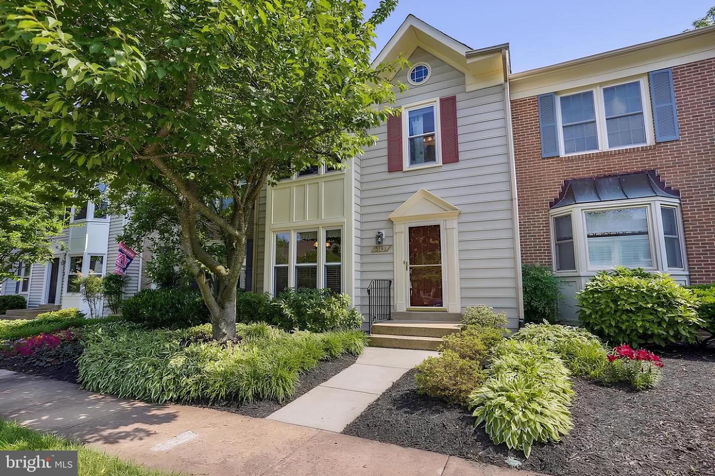 5191 GLEN MEADOW DR, CENTREVILLE, Virginia 20120, 4 Bedrooms Bedrooms, ,2 BathroomsBathrooms,Residential,For sale,5191 GLEN MEADOW DR,VAFX2268536 MLS # VAFX2268536