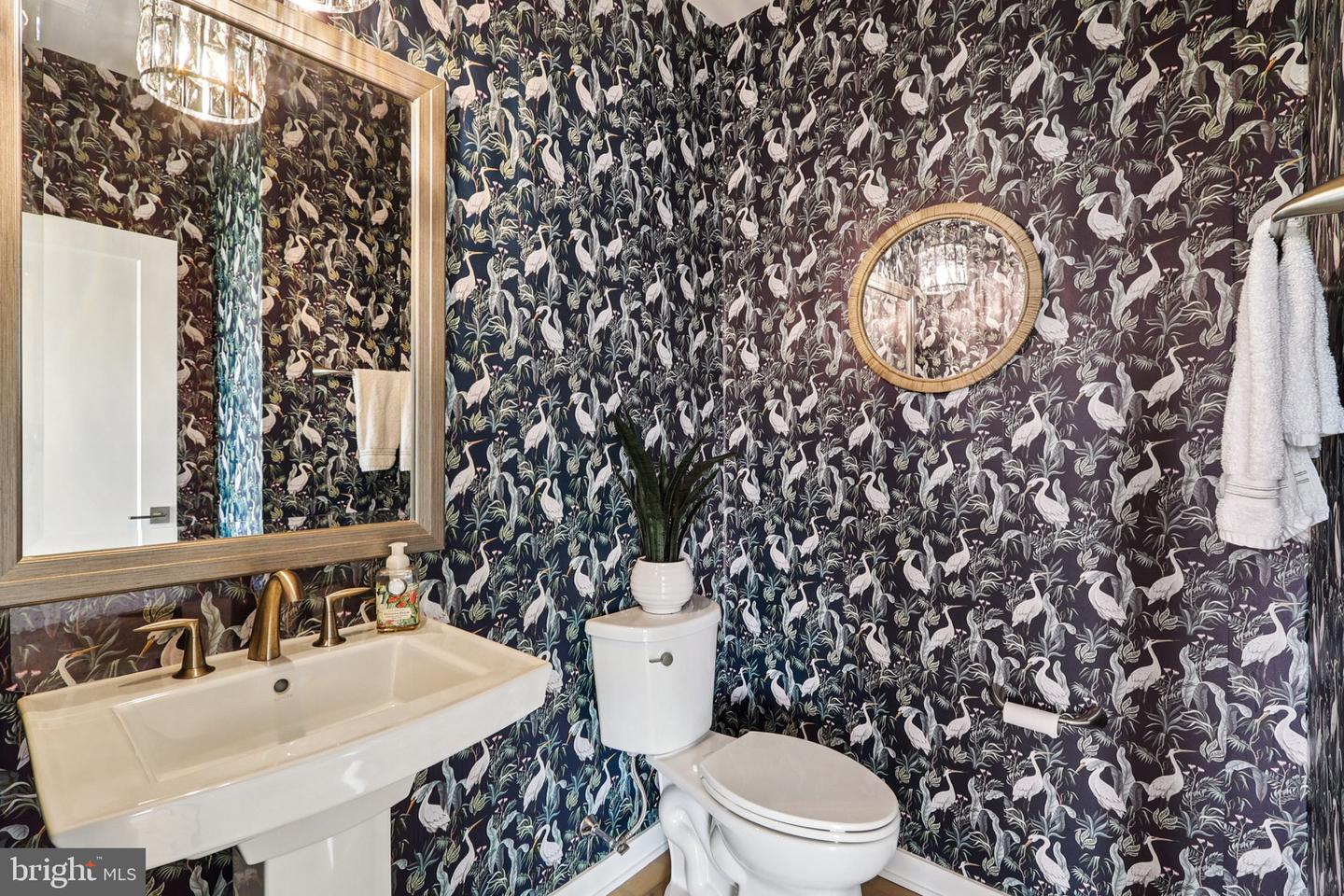 22381 ROANOKE RISE TER, ASHBURN, Virginia 20148, 3 Bedrooms Bedrooms, ,2 BathroomsBathrooms,Residential,For sale,22381 ROANOKE RISE TER,VALO2107318 MLS # VALO2107318