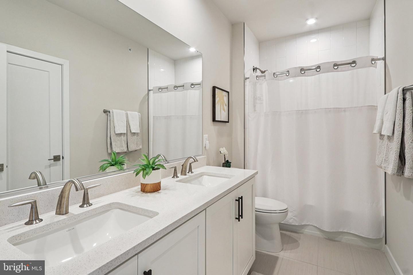 22381 ROANOKE RISE TER, ASHBURN, Virginia 20148, 3 Bedrooms Bedrooms, ,2 BathroomsBathrooms,Residential,For sale,22381 ROANOKE RISE TER,VALO2107318 MLS # VALO2107318