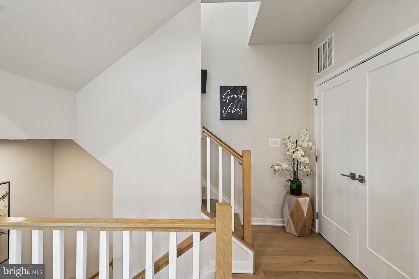 22381 ROANOKE RISE TER, ASHBURN, Virginia 20148, 3 Bedrooms Bedrooms, ,2 BathroomsBathrooms,Residential,For sale,22381 ROANOKE RISE TER,VALO2107318 MLS # VALO2107318