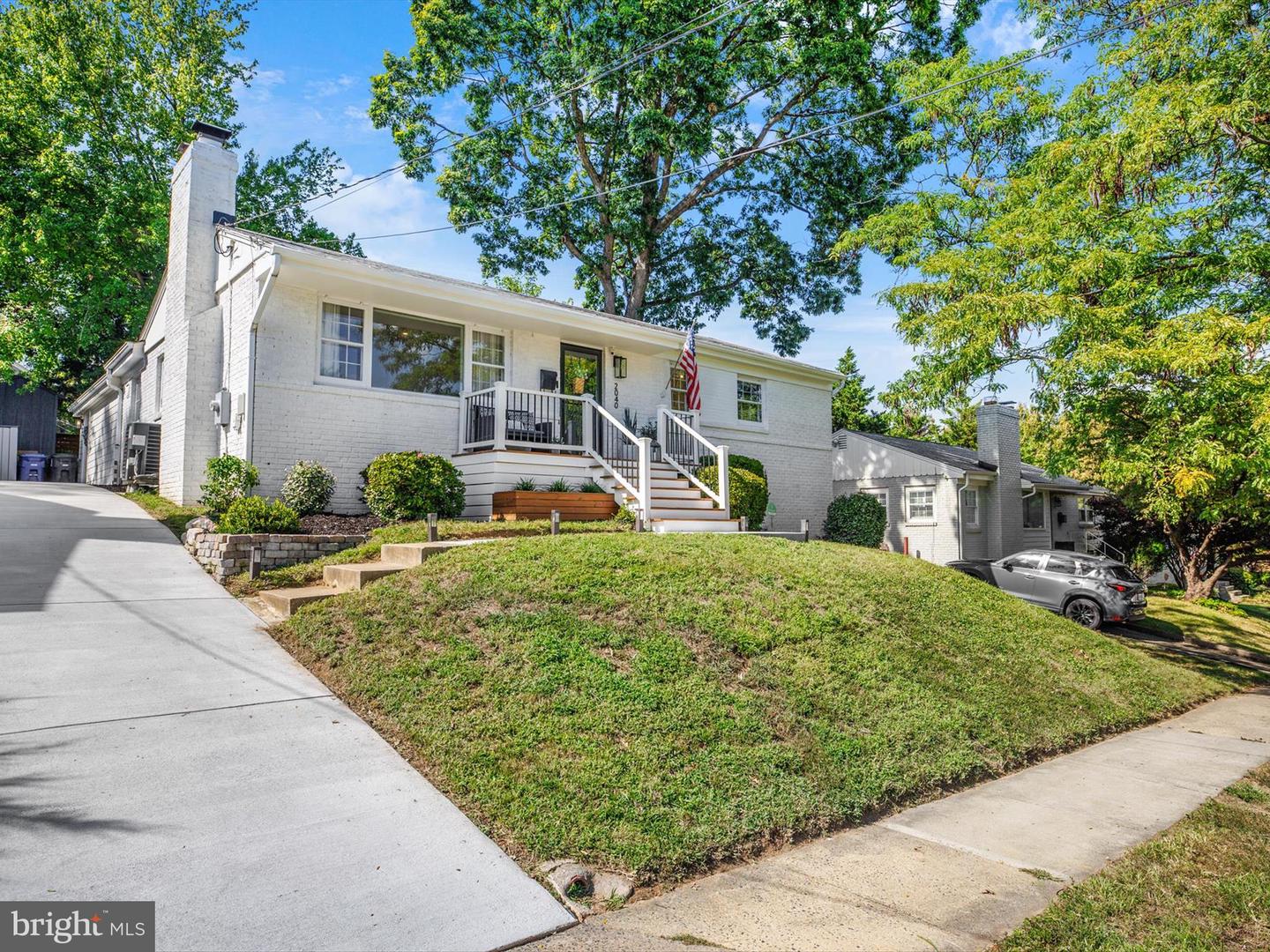 2040 N WOODSTOCK ST, ARLINGTON, Virginia 22207, 5 Bedrooms Bedrooms, ,2 BathroomsBathrooms,Residential,For sale,2040 N WOODSTOCK ST,VAAR2064034 MLS # VAAR2064034