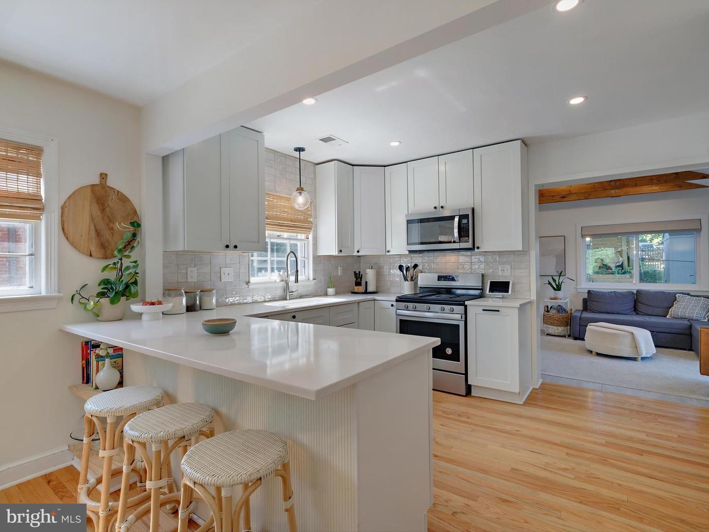 2040 N WOODSTOCK ST, ARLINGTON, Virginia 22207, 5 Bedrooms Bedrooms, ,2 BathroomsBathrooms,Residential,For sale,2040 N WOODSTOCK ST,VAAR2064034 MLS # VAAR2064034