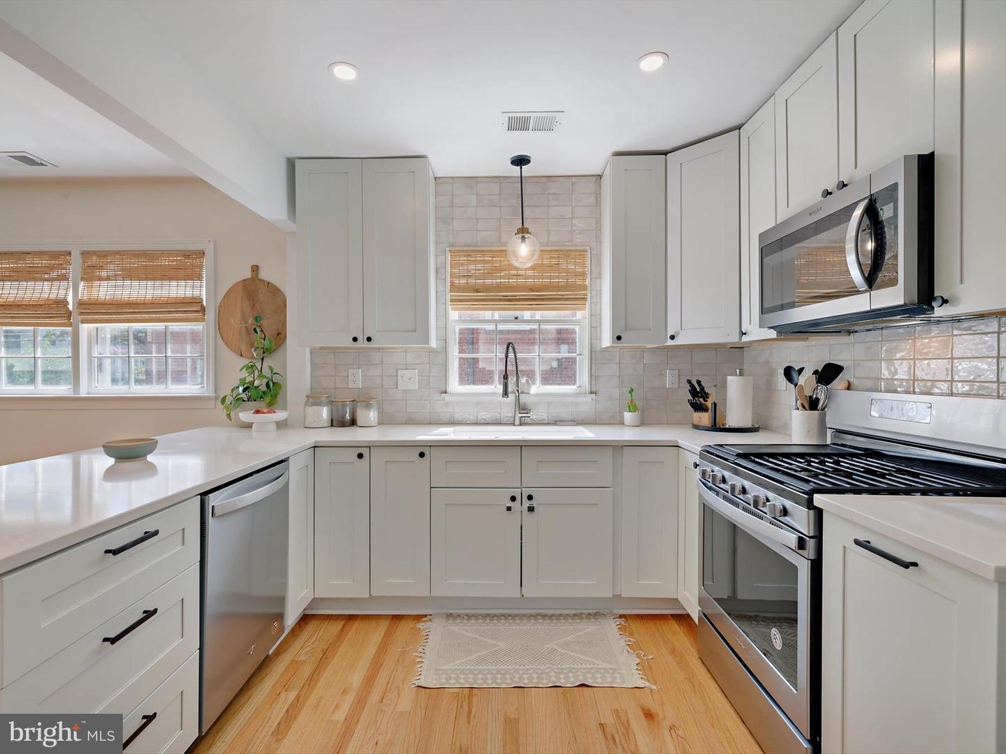 2040 N WOODSTOCK ST, ARLINGTON, Virginia 22207, 5 Bedrooms Bedrooms, ,2 BathroomsBathrooms,Residential,For sale,2040 N WOODSTOCK ST,VAAR2064034 MLS # VAAR2064034