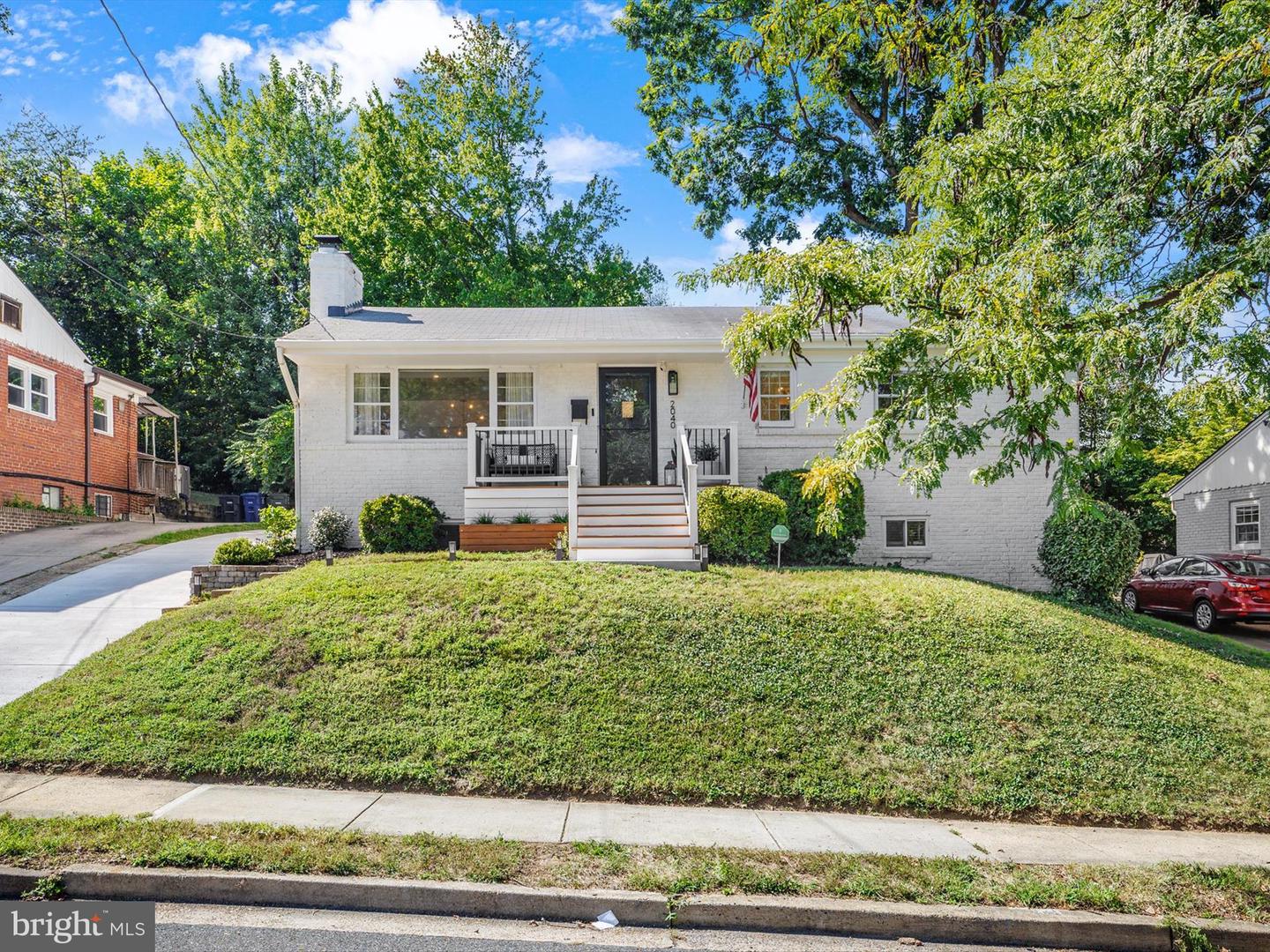 2040 N WOODSTOCK ST, ARLINGTON, Virginia 22207, 5 Bedrooms Bedrooms, ,2 BathroomsBathrooms,Residential,For sale,2040 N WOODSTOCK ST,VAAR2064034 MLS # VAAR2064034