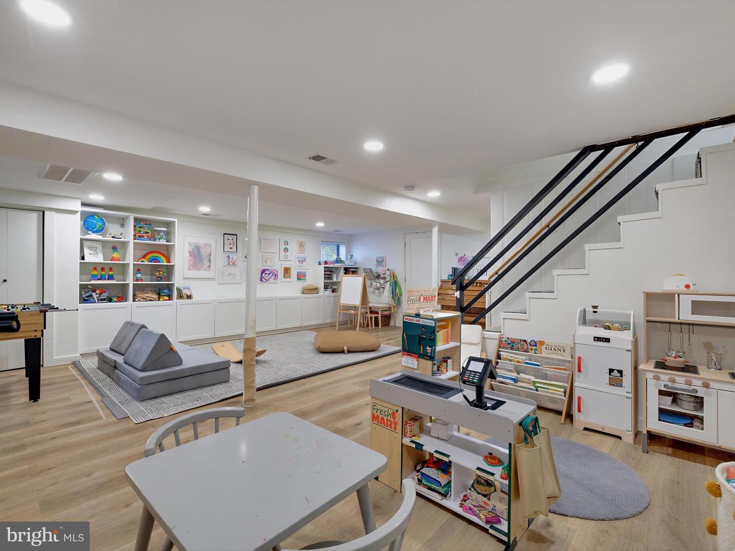 2040 N WOODSTOCK ST, ARLINGTON, Virginia 22207, 5 Bedrooms Bedrooms, ,2 BathroomsBathrooms,Residential,For sale,2040 N WOODSTOCK ST,VAAR2064034 MLS # VAAR2064034