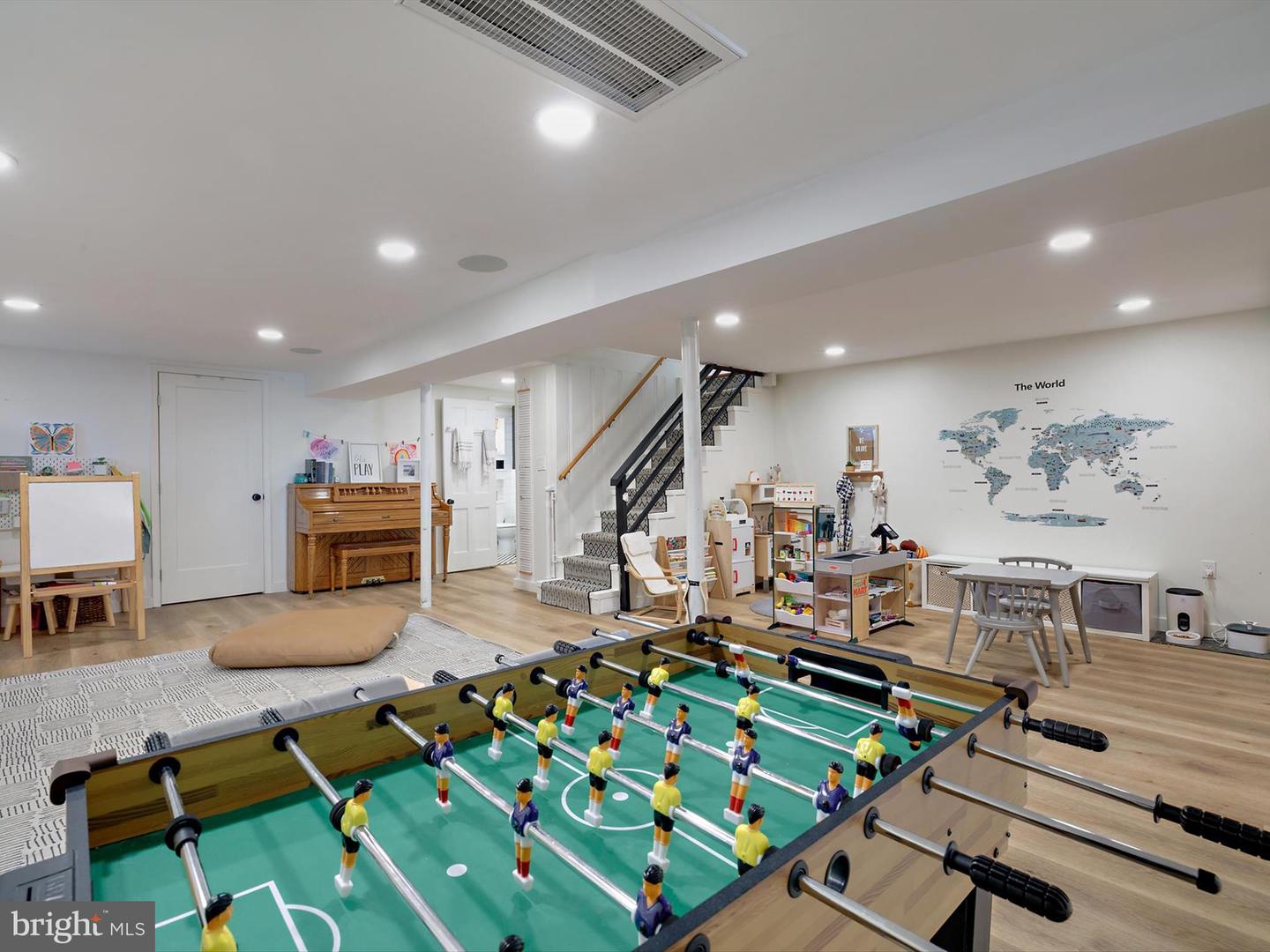 2040 N WOODSTOCK ST, ARLINGTON, Virginia 22207, 5 Bedrooms Bedrooms, ,2 BathroomsBathrooms,Residential,For sale,2040 N WOODSTOCK ST,VAAR2064034 MLS # VAAR2064034