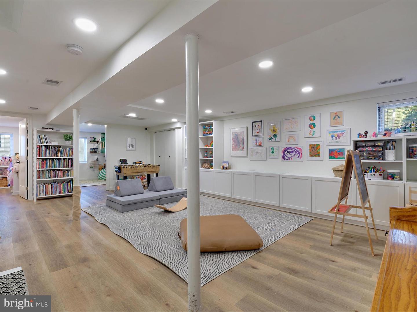 2040 N WOODSTOCK ST, ARLINGTON, Virginia 22207, 5 Bedrooms Bedrooms, ,2 BathroomsBathrooms,Residential,For sale,2040 N WOODSTOCK ST,VAAR2064034 MLS # VAAR2064034