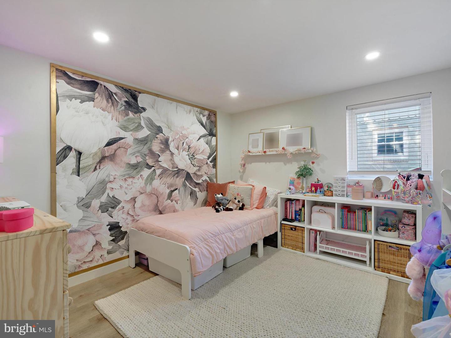 2040 N WOODSTOCK ST, ARLINGTON, Virginia 22207, 5 Bedrooms Bedrooms, ,2 BathroomsBathrooms,Residential,For sale,2040 N WOODSTOCK ST,VAAR2064034 MLS # VAAR2064034