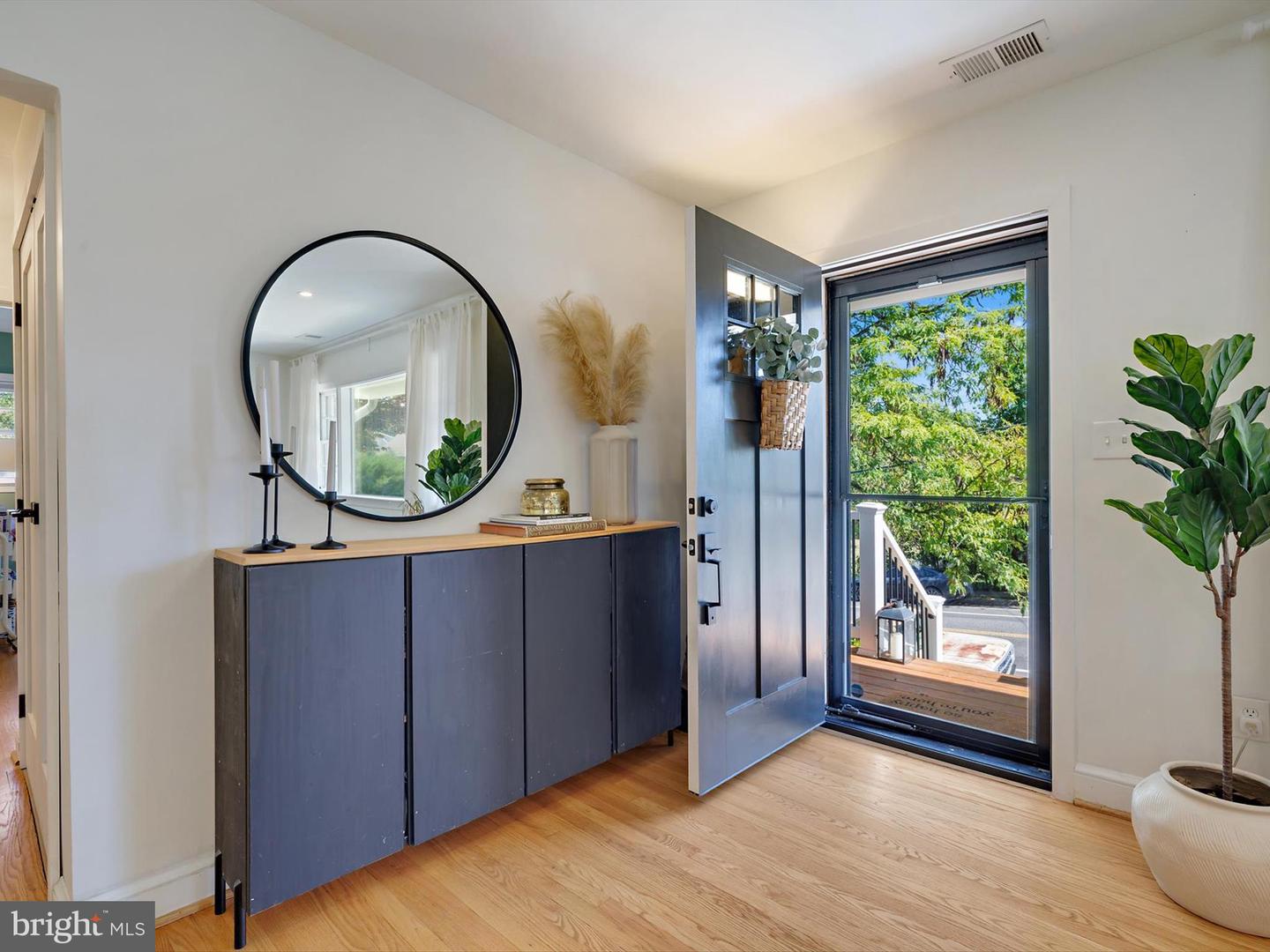 2040 N WOODSTOCK ST, ARLINGTON, Virginia 22207, 5 Bedrooms Bedrooms, ,2 BathroomsBathrooms,Residential,For sale,2040 N WOODSTOCK ST,VAAR2064034 MLS # VAAR2064034