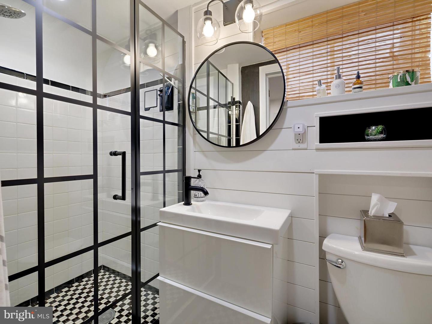 2040 N WOODSTOCK ST, ARLINGTON, Virginia 22207, 5 Bedrooms Bedrooms, ,2 BathroomsBathrooms,Residential,For sale,2040 N WOODSTOCK ST,VAAR2064034 MLS # VAAR2064034