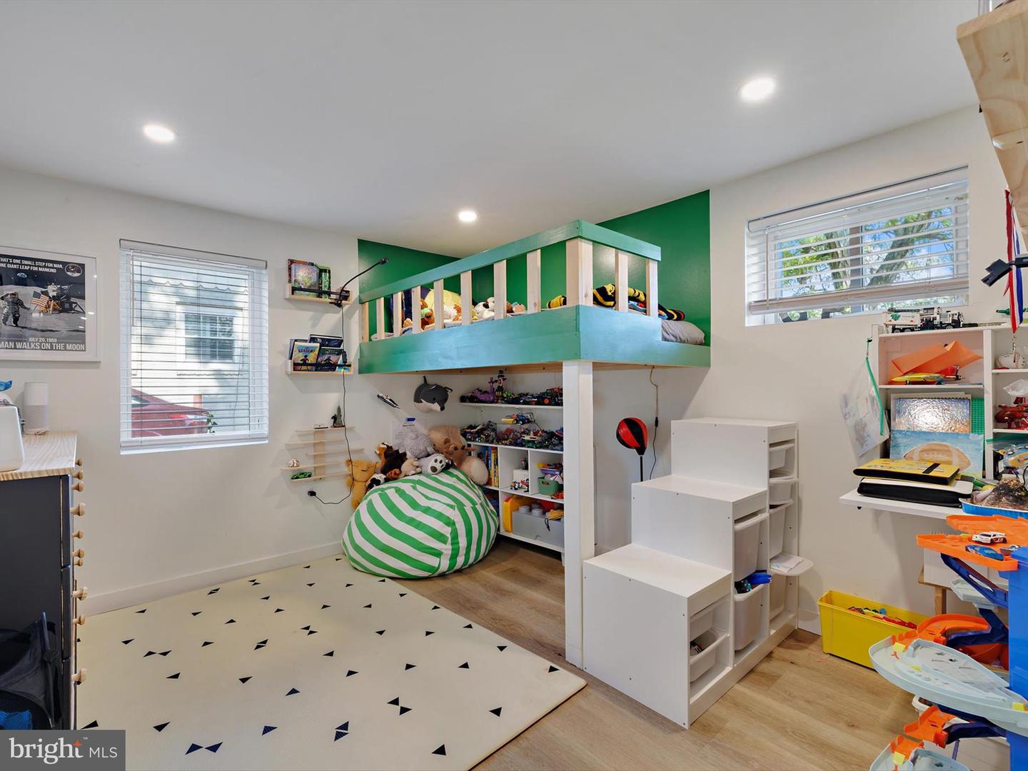 2040 N WOODSTOCK ST, ARLINGTON, Virginia 22207, 5 Bedrooms Bedrooms, ,2 BathroomsBathrooms,Residential,For sale,2040 N WOODSTOCK ST,VAAR2064034 MLS # VAAR2064034