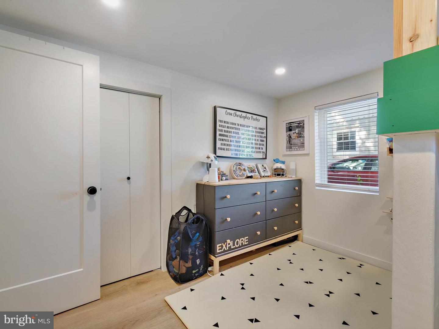 2040 N WOODSTOCK ST, ARLINGTON, Virginia 22207, 5 Bedrooms Bedrooms, ,2 BathroomsBathrooms,Residential,For sale,2040 N WOODSTOCK ST,VAAR2064034 MLS # VAAR2064034