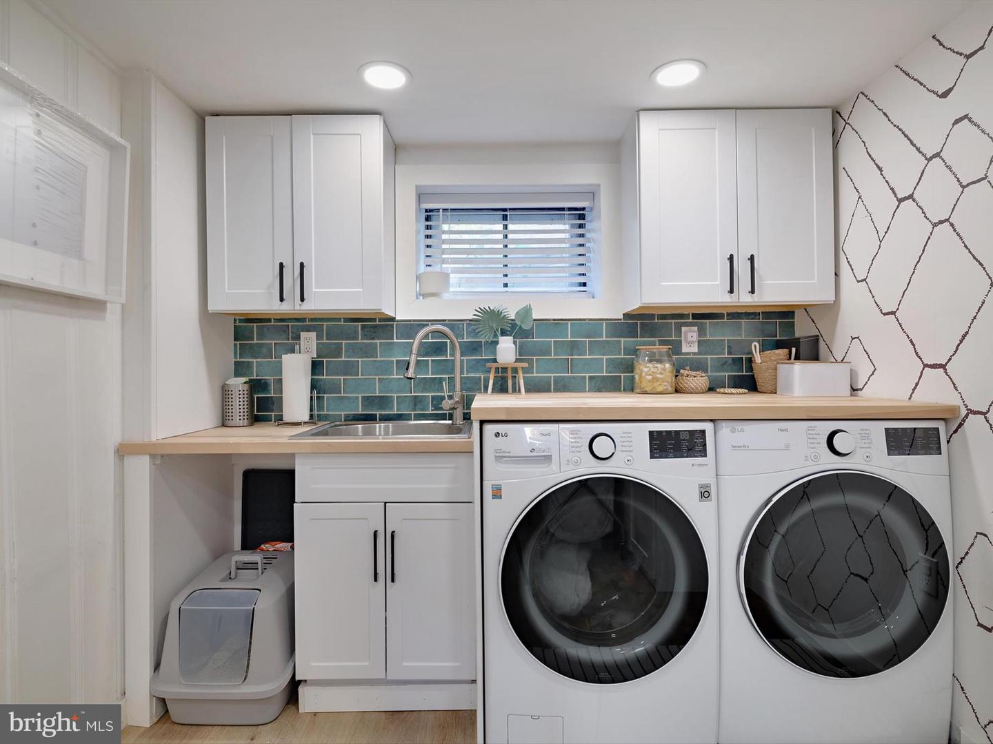 2040 N WOODSTOCK ST, ARLINGTON, Virginia 22207, 5 Bedrooms Bedrooms, ,2 BathroomsBathrooms,Residential,For sale,2040 N WOODSTOCK ST,VAAR2064034 MLS # VAAR2064034