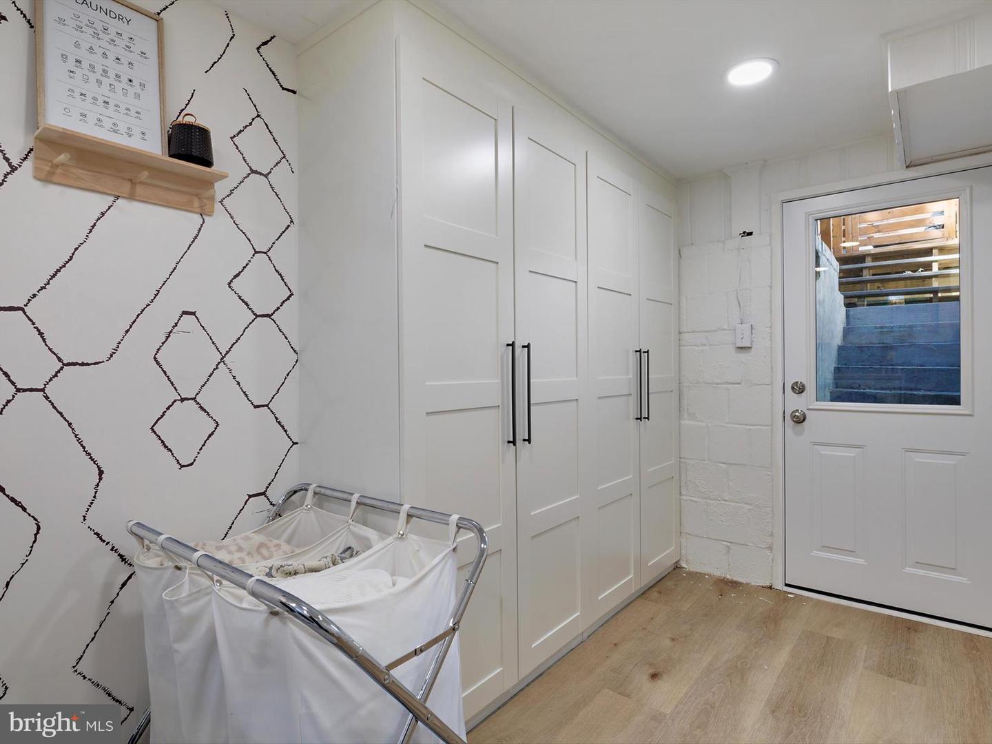 2040 N WOODSTOCK ST, ARLINGTON, Virginia 22207, 5 Bedrooms Bedrooms, ,2 BathroomsBathrooms,Residential,For sale,2040 N WOODSTOCK ST,VAAR2064034 MLS # VAAR2064034
